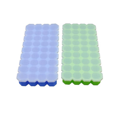 Le moule pratique BPA de glace de silicone de 36 cavités libre sautent facilement avec le couvercle