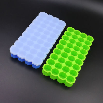 Le moule pratique BPA de glace de silicone de 36 cavités libre sautent facilement avec le couvercle