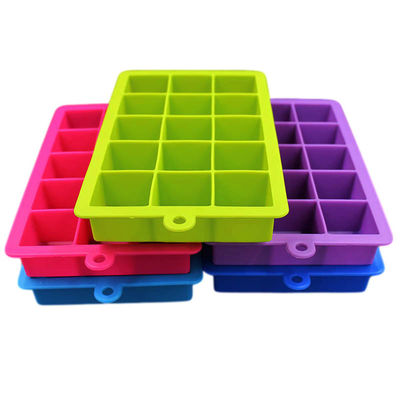 Plateaux inoffensifs carrés de cube de moule à glace de silicone 15 cavités multicolores réutilisables
