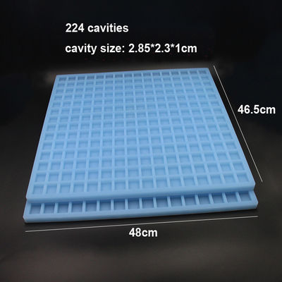 Moule carré de sucrerie de silicone de 224 cavités résistant à la chaleur pour le caramel