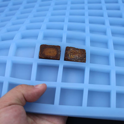 Moule carré de sucrerie de silicone de 224 cavités résistant à la chaleur pour le caramel