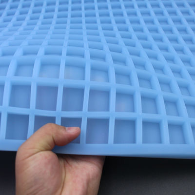 Moule carré de sucrerie de silicone de 224 cavités résistant à la chaleur pour le caramel