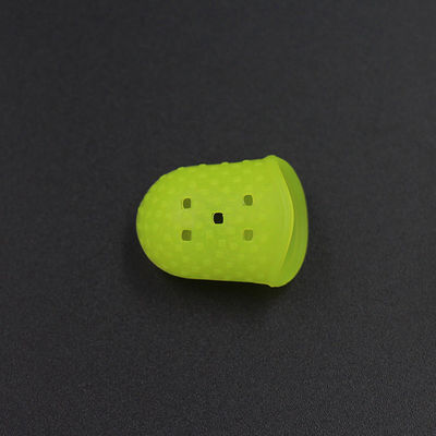 Douille molle calorifuge de protecteur de doigt de silicone pour l'anti douleur de guitare